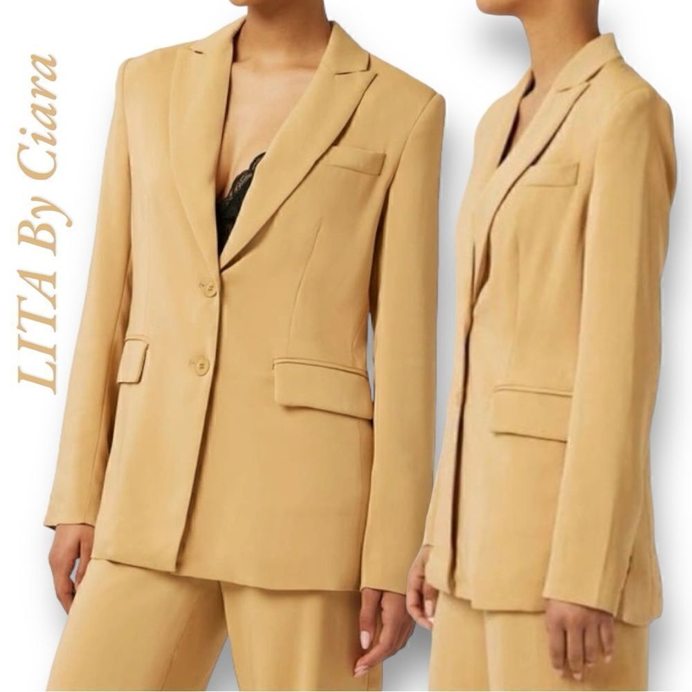 LITA By Ciara Women’s Two-Button Blazer in the Size Large in Iced Coffee Color